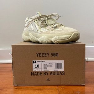 Yeezy 500 Super Moon Yellow. Size US 10